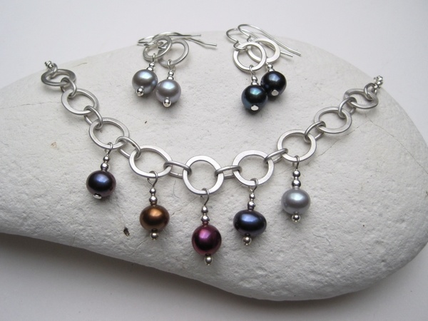 Silver Hammered Wire and Freshwater Pearl Necklace and Earrings